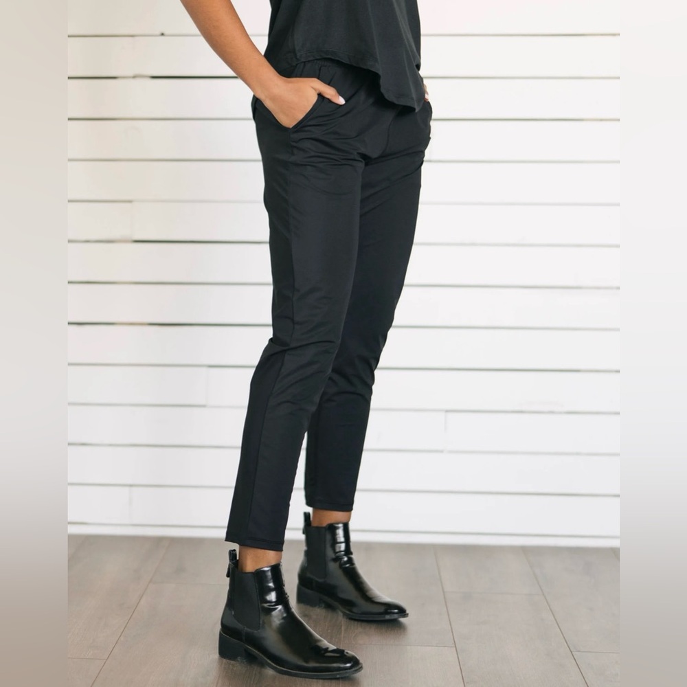 Zyia Everywhere Jogger